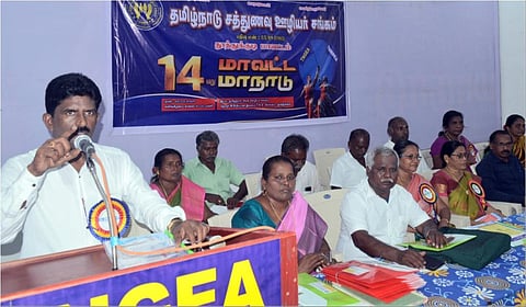 தூத்துக்குடியில் நடந்த சத்துணவு ஊழியர்கள் சங்க மாவட்ட மாநாடு | படம்: என்.ராஜேஷ்.