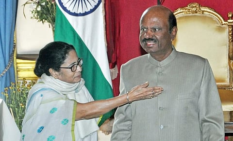 ஆக்ஸ்போர்டு பல்கலைக்கழகத்தில் முதல்வர் மம்தா உரையாற்றுவது பெருமையான விஷயம்: மேற்கு வங்க ஆளுநர் கருத்து 