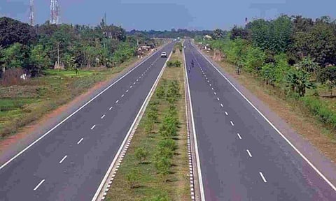 ரூ.10 லட்சம் கோடி செலவில் 25,000 கி.மீ நெடுஞ்சாலைகள் நான்கு வழி சாலைகளாக மாற்றம்