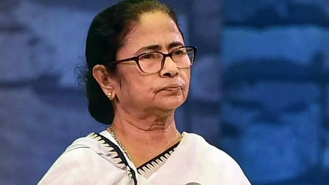 மேற்​கு​வங்​கத்​தில் 25,753 ஆசிரியர்கள், ஊழியர்கள் நியமனம் செல்லாது: உச்சநீதிமன்ற தீர்ப்பின் முழு விவரம்