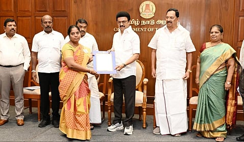 டிஎன்பிஎஸ்சி, எம்ஆர்பி மூலம் தெரிவு செய்யப்பட்ட 621 பேருக்கு தமிழக முதல்வர் ஸ்டாலின் பணிநியமன ஆணைகளை வழங்கினார்.