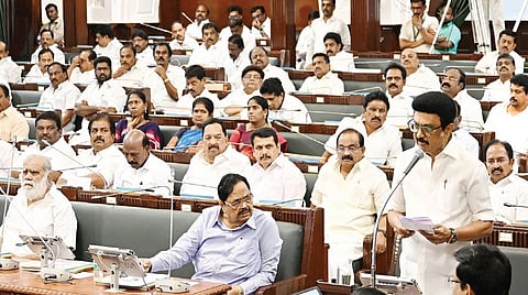 சட்​டப்​பேர​வை​யில் நேற்று 110-வது விதி​யின்​கீழ் அறி​விப்​பு​களை வெளி​யிட்டு பேசி​ய முதல்​வர் ஸ்டா​லின்.