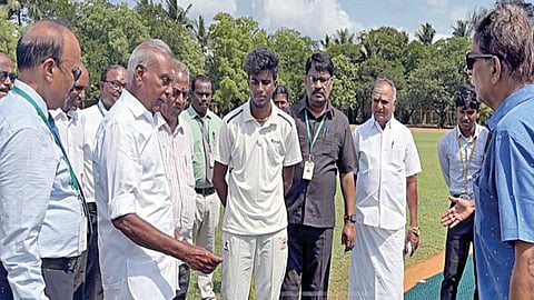 கல்லூரி கிரிக்கெட்டில் ஆர்எம்கே வெற்றி