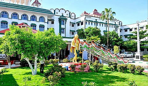 கோயில் விழாக்களில் சாதி பெயர் கூடாது எனும் சுற்றறிக்கைக்கு உயர் நீதிமன்றம் இடைக்கால தடை!