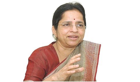 ஊடகங்கள் நினைத்தால் தற்கொலைகளைத் தடுக்கலாம்! - மனநல மருத்துவர் லட்சுமி விஜயகுமார்
