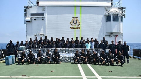 ரூ.1,800 கோடி போதை பொருள் குஜராத் கடலில் பறிமுதல்: மத்திய அமைச்சர் அமித் ஷா பாராட்டு