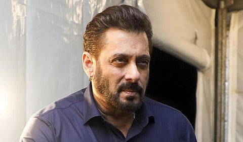 காரை வெடிக்க வைத்​து கொல்​வோம்: சல்​மான் கானுக்கு மீண்​டும் மிரட்​டல்