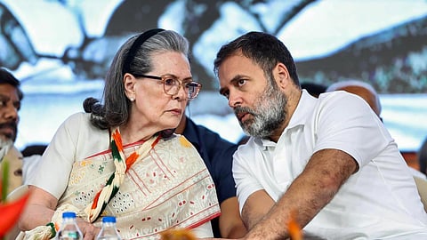 நேஷனல் ஹெரால்டு வழக்கில் சோனியா, ராகுல் மீது அமலாக்கத்துறை குற்றப்பத்திரிகை தாக்கல்
