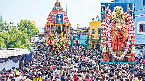 திருச்சி சமயபுரத்தில் நேற்று நடைபெற்ற மாரியம்மன் கோயில் சித்திரை தேரோட்டத்தில் வடம் பிடித்து தேர் இழுத்த பக்தர்கள். (உள்படம்) சிறப்பு அலங்காரத்தில் எழுந்தருளிய அம்மன். | படங்கள்: ர.செல்வமுத்துகுமார் |
