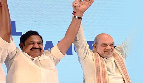 அதிமுக - பாஜக கூட்டணி: நியாயங்களும் காயங்களும்