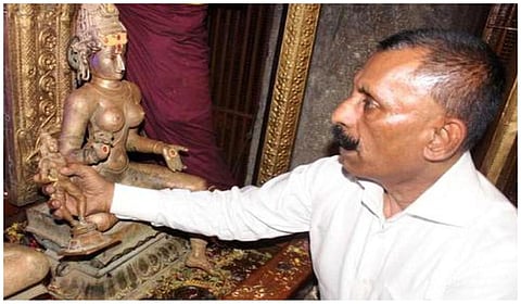 சிலை கடத்தல் வழக்கை திரும்ப பெற உள்துறைக்கு பொன். மாணிக்கவேல் இ-மெயில் அனுப்பியதாக உயர் நீதிமன்றத்தில் தகவல்