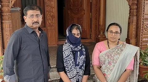 இருட்டுக்கடையை வரதட்சணையாக கேட்கும் கணவர் வீட்டார்: புதுமணப் பெண் நெல்லை காவல் ஆணையரிடம் புகார்