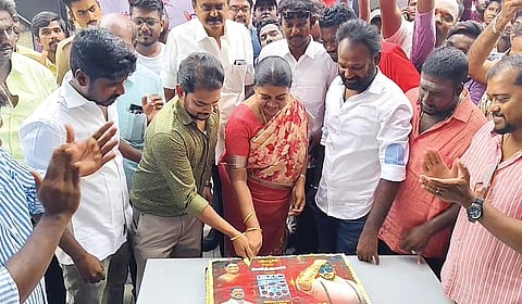 அஜித் ரசிகர்களுக்கு அமைச்சர் அளித்த ‘ஸ்பான்சர்’! - தவெகவை சமாளிக்க ‘தாராள’ ஏற்பாடா?