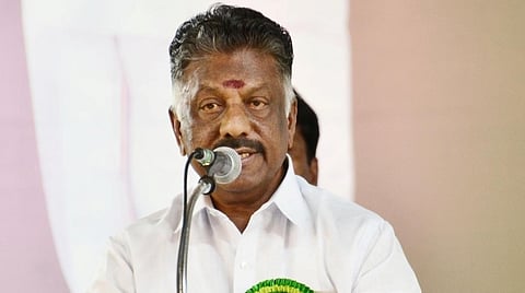 கிராம உதவியாளர்களுக்கு காலமுறை ஊதியம் தர வேண்டும்: ஓபிஎஸ் வலியுறுத்தல்