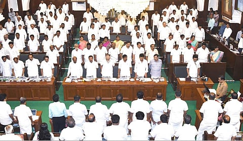 ஜம்மு காஷ்மீர் மாநிலம் பஹல்காமில் நடத்தப்பட்ட தாக்குதலில் உயிரிழந்தவர்களுக்கு தமிழக சட்டப்பேரவையில்  மவுன அஞ்சலி செலுத்தப்பட்டது