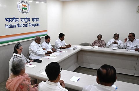 பஹல்காம் தாக்குதல் பின்னணியில் பாகிஸ்தான், உளவுத் துறை தோல்வி: காங். செயற்குழுவின் 7 தீர்மானங்கள்