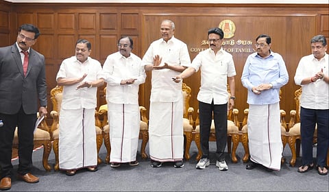 தமிழக  சட்டமன்ற ஆவணங்கள் கணினிமயமாக்கம் செய்யப்பட்டு அதற்கான பிரத்யேக இணையதளத்தை முதல்வர் மு.க.ஸ்டாலின்  தொடங்கி வைத்தார்.