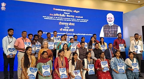 சென்னையில் வேலைவாய்ப்பு திருவிழா - 792 பேருக்கு பணி நியமன ஆணைகள் வழங்கல்