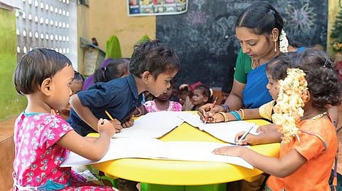அங்​கன்​வாடி ஆசிரியர்​களுக்கு முதல் தேதி​யிலேயே ஊதியம்: தொடக்க கல்​வித்​துறை உத்​தரவு