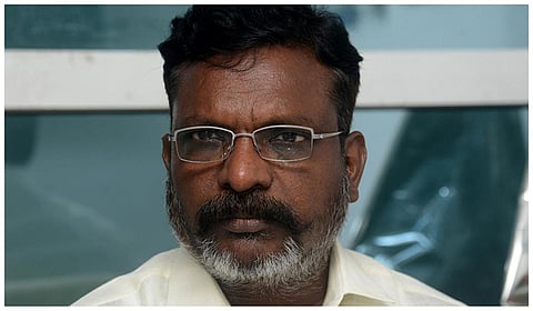 பொது இடங்களில் உள்ள கொடிக் கம்பங்களை அகற்றக் கோரும் உத்தரவு: விசிகவும் வழக்கு 