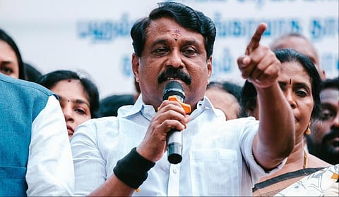  நயினார் நாகேந்திரன்.