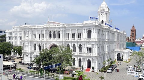 சென்​னை​யில் 4 வார்​டு​க்கு விரை​வில் இடைத்​தேர்​தல்: ஒரு லட்​சம் பேர் வாக்​களிக்​கின்​றனர்