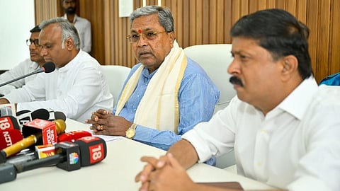 ஆபரேஷன் சிந்தூர் பாகிஸ்தானுக்கு விடுக்கப்பட்ட எச்சரிக்கை மணி: சிவப்பு பொட்டு வைத்து பேட்டி அளித்த சித்தராமையா