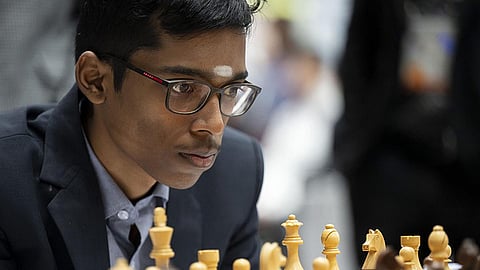சூப்பர்பெட் கிளாசிக் செஸ்: பிரக்ஞானந்தா முன்னிலை