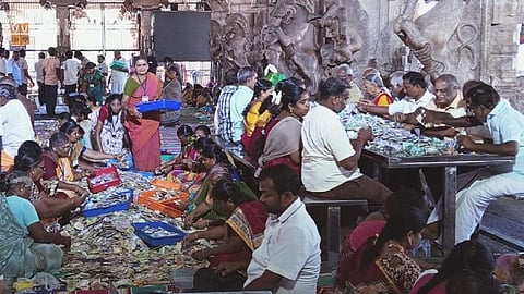 கள்ளழகருக்கு ரூ.1 கோடி காணிக்கை செலுத்திய பக்தர்கள்!