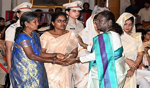 ராணுவத்தினருக்கான வீரதீர விருது: குடியரசுத் தலைவர் முர்மு வழங்கினார்