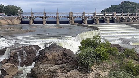 மேட்டூர் அணைக்கு நீர்வரத்து 5,725 கனஅடியாக சரிவு