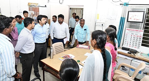 கோவையில் ஆறு, குளங்களுக்கு செல்வதை பொதுமக்கள் தவிர்க்க வேண்டும்: மாவட்ட ஆட்சியர் அறிவுறுத்தல் 