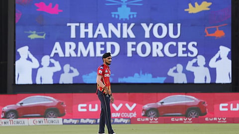 ராணுவ தளபதிகளுக்கு கிரிக்கெட் வாரியத்தின் ‘சல்யூட்’!