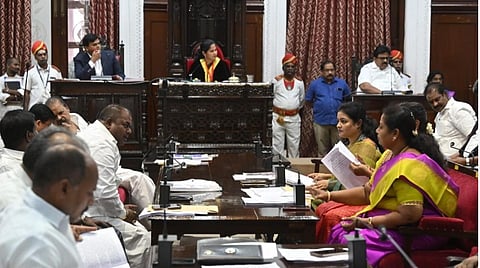 சென்னையில் ரூ.30 கோடியில் 40,000 எல்இடி தெருவிளக்கு: மாநகராட்சி மாமன்ற கூட்டத்தில் தீர்மானம்