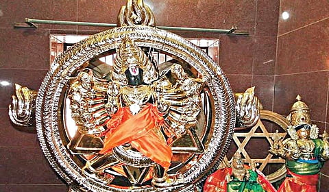 ஆனந்த வாழ்வு அளிக்கும் சுதர்சனர் வழிபாடு