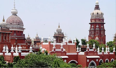 கோவை துடியலூரில் மசூதி முன்பு பொதுச் சாலையில் தொழுகை: ஜமாத் பதிலளிக்க உயர் நீதிமன்றம் உத்தரவு