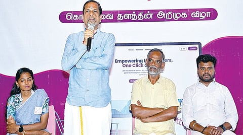 தென்காசி அருகே நடைபெற்ற நிகழ்ச்சியில், ‘கொற்றவை’ ஆன்லைன் வணிக
தளத்தை, சோஹோ  தலைமை விஞ்ஞானி ஸ்ரீதர் வேம்பு தொடங்கிவைத்தார்.