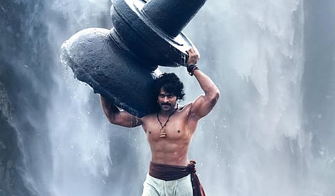 ‘பாகுபலி’யின் இரு பாகங்களையும் ‘இணைத்து’ ரீரிலீஸ் செய்ய திட்டம்! 