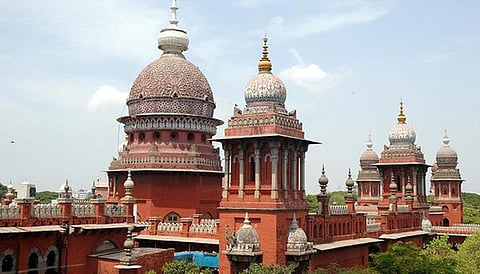 கோகுல் ராஜ் கொலை வழக்கின் சிறப்பு வழக்கறிஞருக்கு கட்டணத்தை வழங்க அரசுக்கு ஐகோர்ட் உத்தரவு