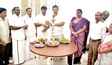 நாமக்கல் முதலைப்பட்டி நூலக கட்டிடத்தில் நடந்த நிகழ்ச்சியில் அமைச்சர் மதிவேந்தன் கலந்துகொண்டார்