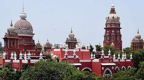தூய்மை பணியாளர் திட்ட முறைகேடு புகாரை சிபிஐ விசாரிக்க தேவையில்லை: சவுக்கு சங்கர் தொடர்ந்த வழக்கில் ஐகோர்ட் உத்தரவு