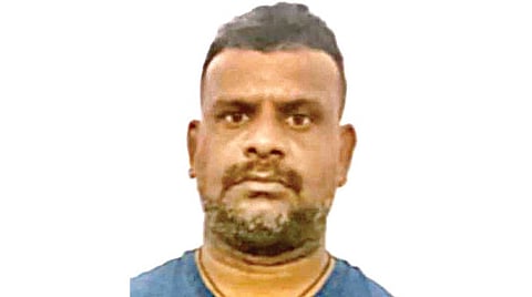 ரவிக்​கு​மார்
