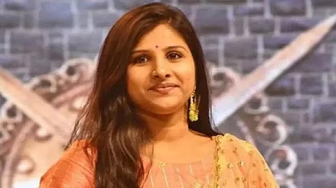பிரபல பாடகி பிறந்த நாள் விழாவில் கஞ்சா உபயோகித்ததாக வழக்கு!