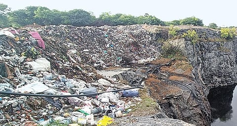 திரும்பிய பக்கமெல்லாம் குப்பை... திக்கித் திணறும் திருப்பூர் மாநகராட்சி! - ‘கூட்டணி தர்மம்’ காக்கின்றனவா திமுக கூட்டணி கட்சிகள்?