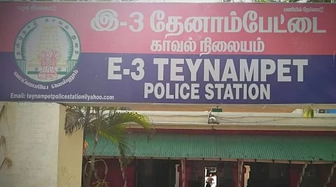 நடிகர் சங்கம் பேரில் ரூ.40 லட்சம் மோசடி: முன்னாள் மேலாளர் உட்பட 3 பேர் மீது புகார்
