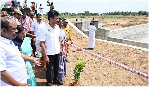 திருப்புவனம் அருகே ரூ.40.27 கோடியில் அமைக்கப்படும் அணைக்கட்டு - துணை முதல்வர் ஆய்வு