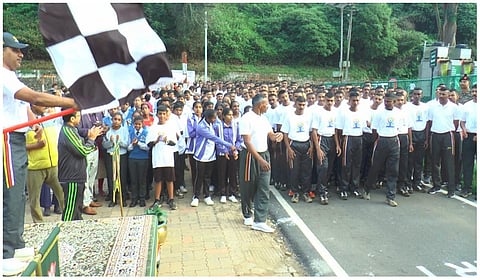 யோகா தினம் மாரத்தான்: குன்னூரில் ஆயிரக்கணக்கானோர் பங்கேற்பு