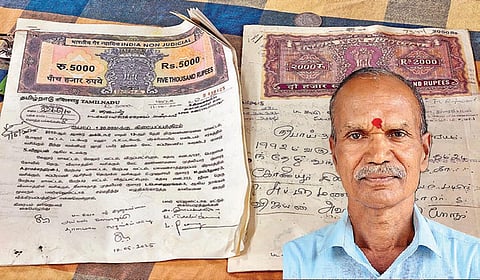 படவேடு ஸ்ரீ  ரேணுகாம்பாள் கோயில் உண்டியலில் செலுத்தப்பட்டிருந்த சொத்து பத்திரங்கள். (உள்படம்) முன்னாள் ராணுவ வீரர் விஜயன்.