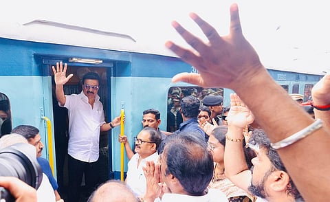 ரயிலில் சாதாரண வகுப்பு பெட்டிகளை குறைப்பது, கட்டணங்களை உயர்த்துவது வேண்டாம்: ஸ்டாலின்