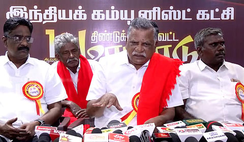 திண்டுக்கல்லில் இந்திய கம்யூனிஸ்ட் கட்சியின் மாநில செயலாளர் முத்தரசன் செய்தியாளர்களைச் சந்தித்தார்